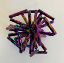 Vánoční ozdoba "koulička" z čípků - fialový iris - materiál 